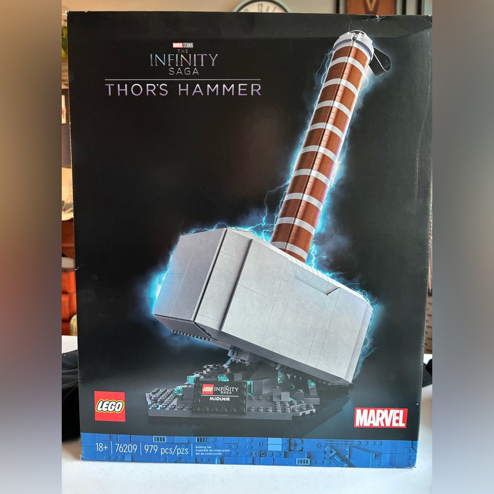 LEGO 76209 Thor’s Hammer Mjolnir